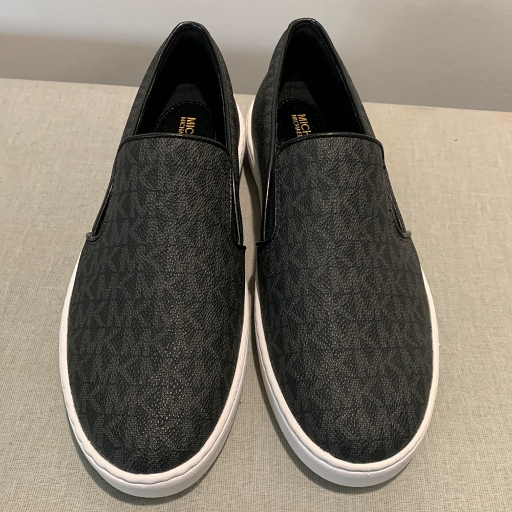Michael Kors sneaker/shoe